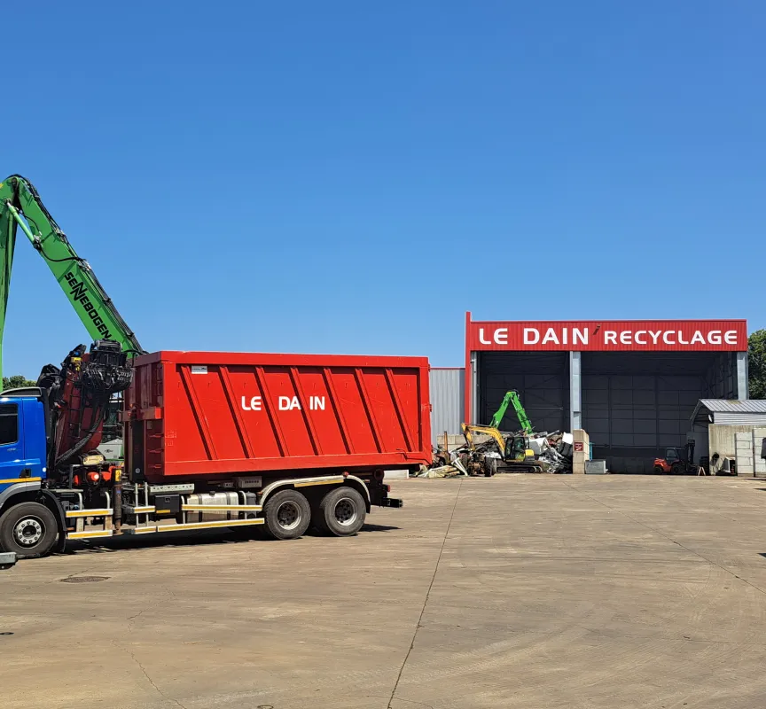 Le Dain Recyclage Ferrailleur Pres De Quimper Home 1